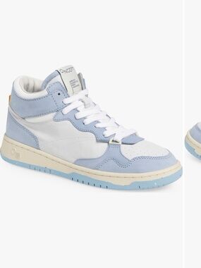 Concept - Mid-Top Casual Sneakers in Light Blue & White